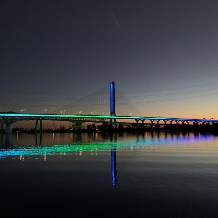 Motel Du Fleuve Brossard Εξωτερικό φωτογραφία