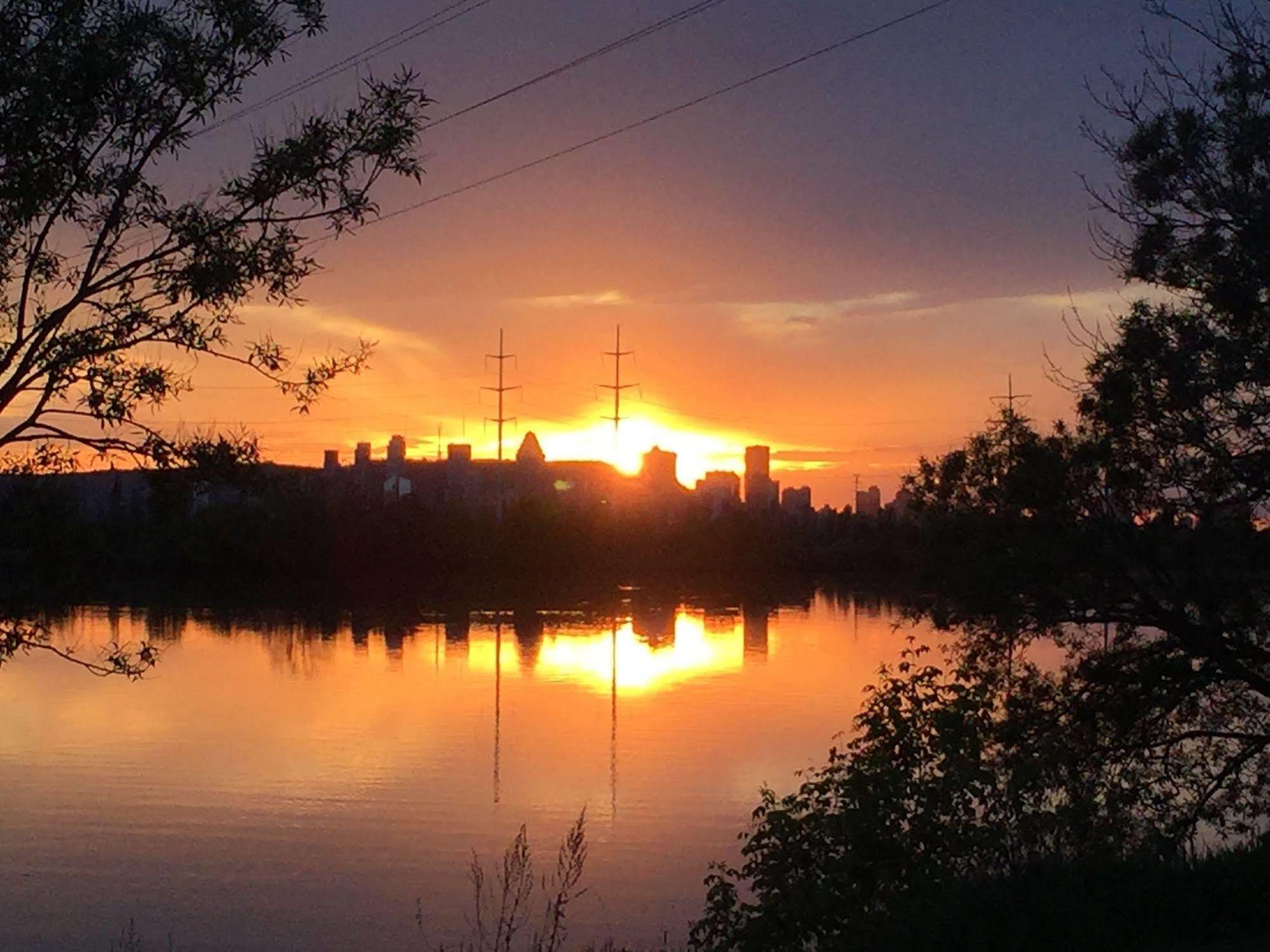 Motel Du Fleuve Brossard Εξωτερικό φωτογραφία