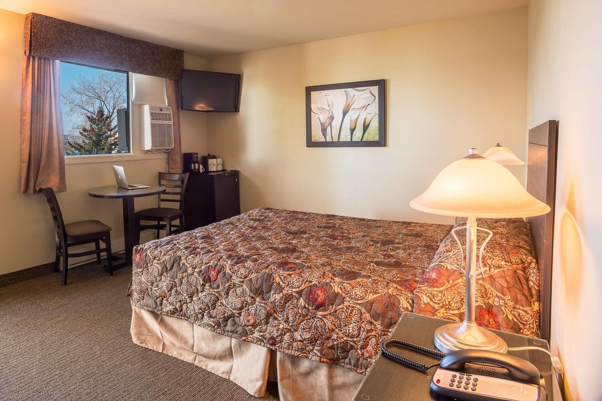 Motel Du Fleuve Brossard Εξωτερικό φωτογραφία