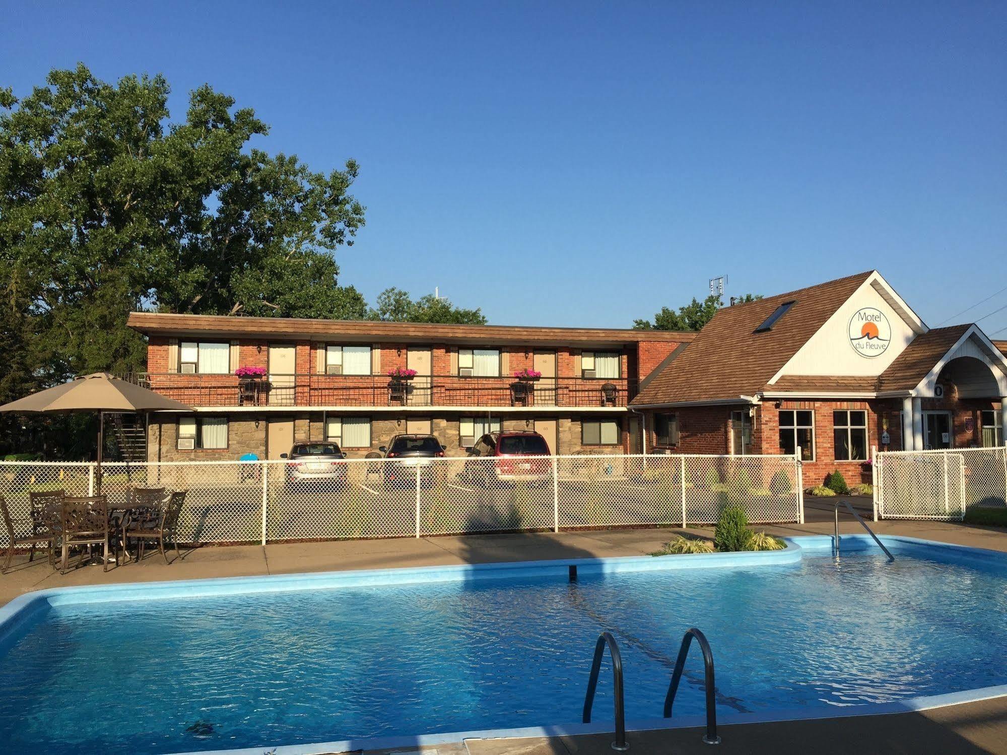 Motel Du Fleuve Brossard Εξωτερικό φωτογραφία