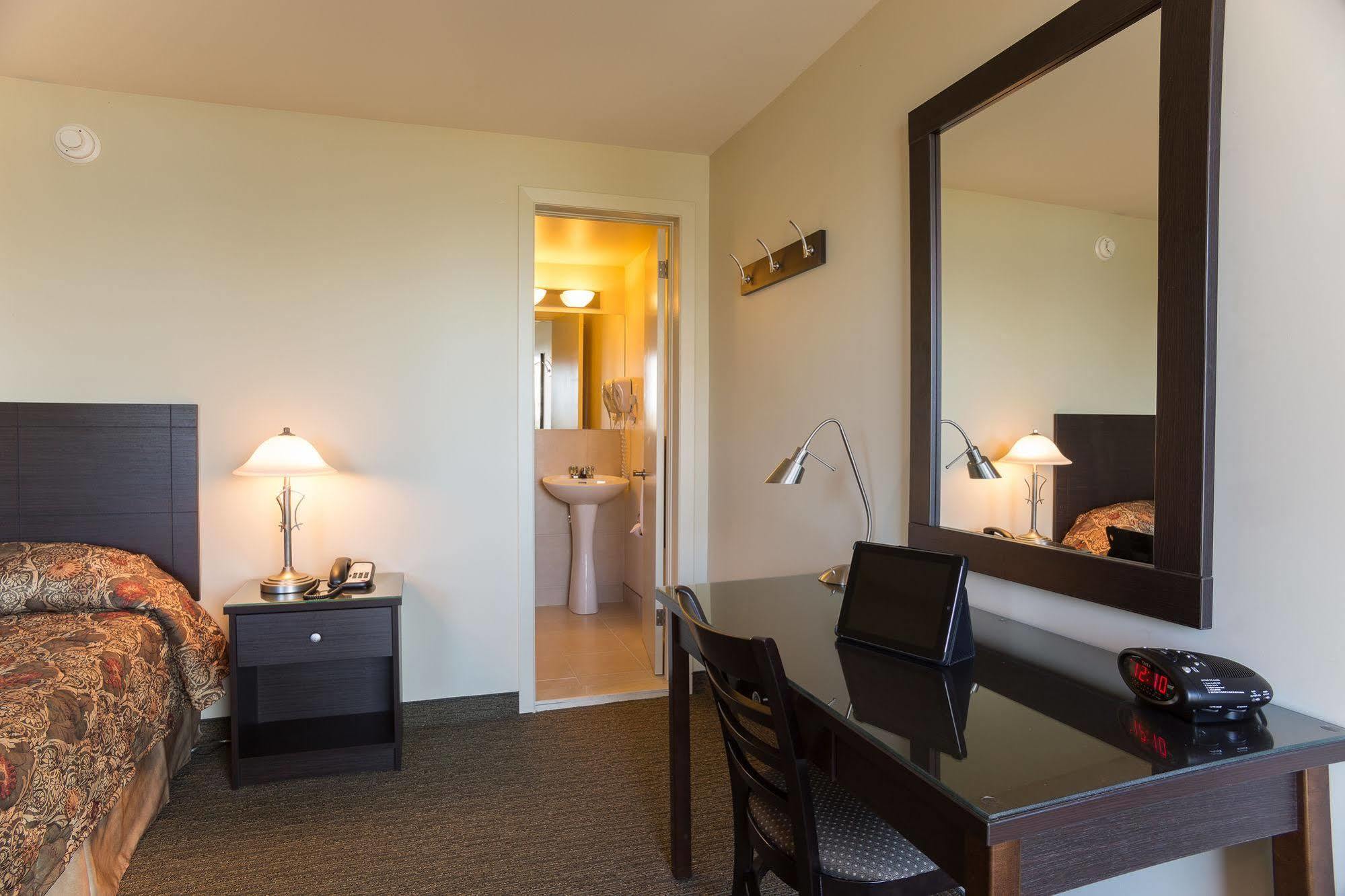 Motel Du Fleuve Brossard Εξωτερικό φωτογραφία