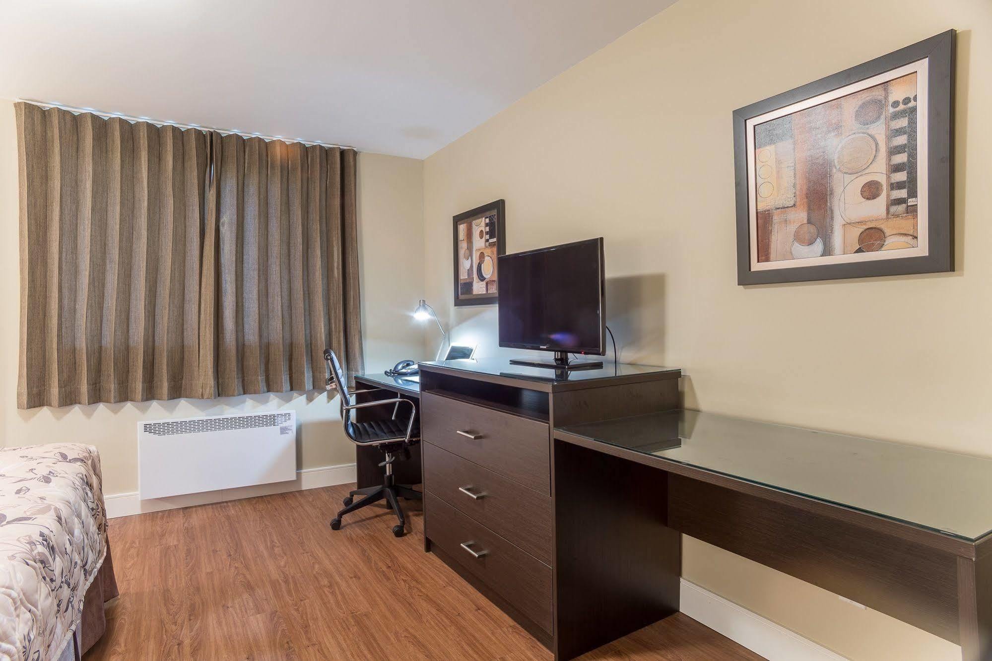 Motel Du Fleuve Brossard Εξωτερικό φωτογραφία