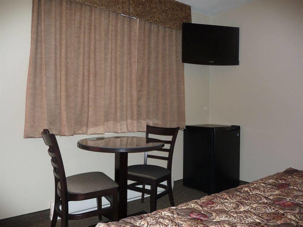 Motel Du Fleuve Brossard Εξωτερικό φωτογραφία